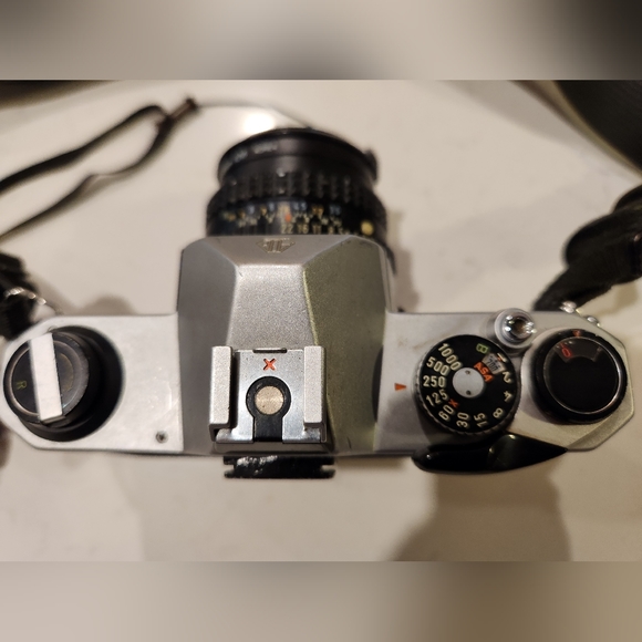 Pentax K1000 35mm SLR FILM camera w 50mm Pentax lens and Pro TAMRAC strap - Picture 6 of 8